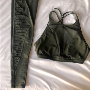 ALO Yoga Set Moss/Army Green size Small